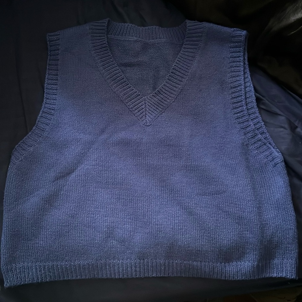 Cropped blue statement vest